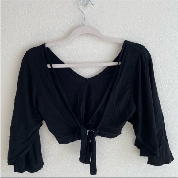 Missguided Black Open Back 3/4 Sleeves Crop Top. Size Small. - Picture 2 of 4